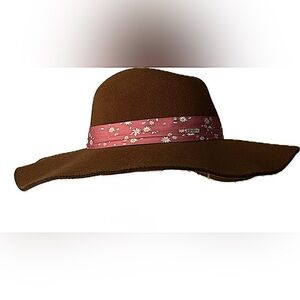 New w/tags stylish hat